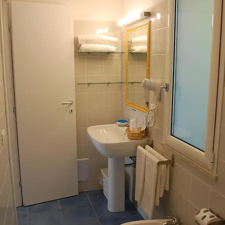 Hotel Bahia Blanca Gaeta Esterno foto